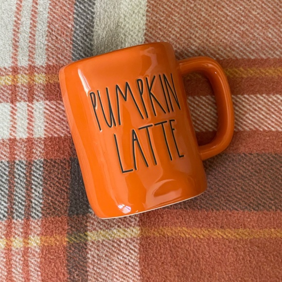 2/$25 - Rae Dunn Pumpkin Latte Mug - Picture 1 of 1